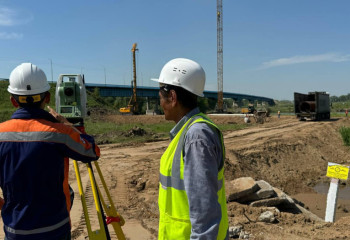 Министр транспорта проверил ход реконструкции моста через Иртыш в Павлодарской области