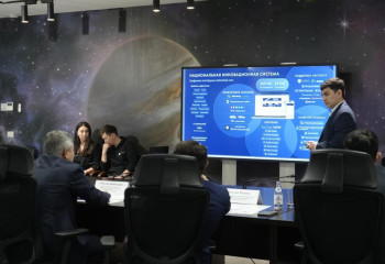 Главы двух правительственных ведомств посетили Astana Hub
