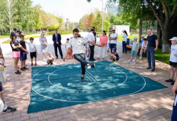 Астанада әкелер мен балалар үшін қызықты сайыс өтті