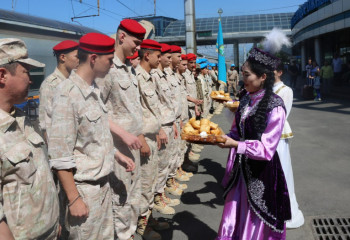 В Алматы встречают участников X международного военно-патриотического сбора 