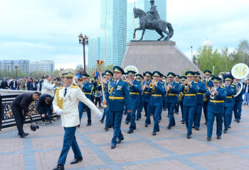 Военно-патриотический концерт прошел на набережной реки Есиль
