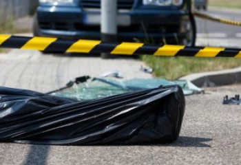 «Өлтіріп, лақтырып кеткен бе?». Алматыда жалаңаш әйелдің денесі табылды