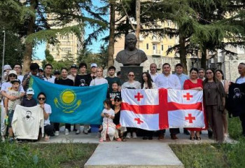 Грузиядағы қазақ жастары экологиялық акцияға шақырды