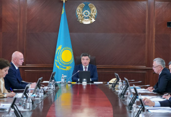 Kazakh PM: necessary to ensure fulfilment of obligations by telecom operators, preventing price collusion and unjustified tariff increases