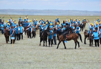 Абай облысында 500 бала бір мезетте ашамайға отырып рекорд орнатты