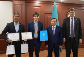 «Такого результата добился лишь один казахстанец в 1998 году» - министр туризма и спорта поздравил Казыбека Ногербека