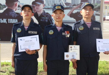 Жасөспірімді ажалдан құтқарған сарбаз марапатталды