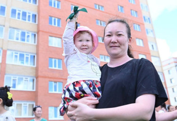 В Актобе 44 пострадавшие от паводка семьи отметили новоселье