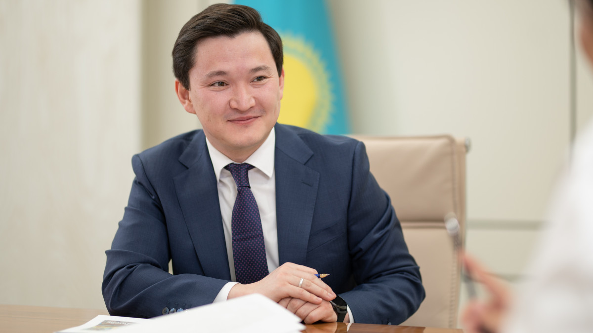  жеке мұрағаттан 