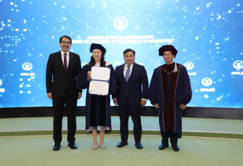 Дипломы получили выпускники Академии государственного управления