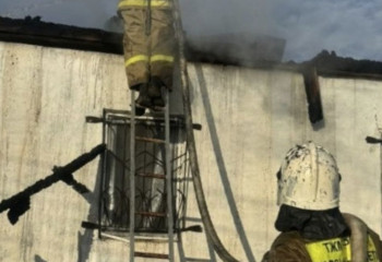 Крупный пожар произошел в магазине в ЗКО