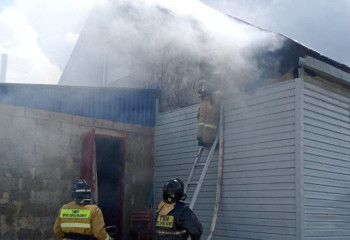 Көкшетауда жер үйде шыққан өрт уақытында сөндірілді