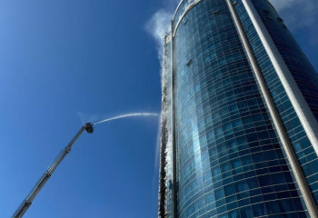 Пожар в здании у Хан-Шатыра: эвакуировали 8 человек