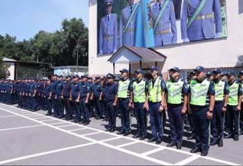 Отличившихся сотрудников полиции наградили в Жамбылской области