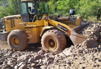 Сель сошел на дорогу 