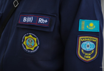 Пламя охватило 1500 кв.м на складе кондитерских изделий