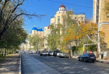 Временно ограничат проезд по улице Хаджимукана в Алматы