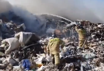 В Астане загорелся мусорный полигон