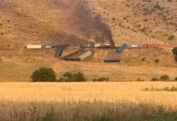 Түркістан облысында жүк пойызының вагондары рельстен шығып кетті