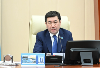 Ерлан Қошанов Мәжілістің екінші сессиясын қорытындылады