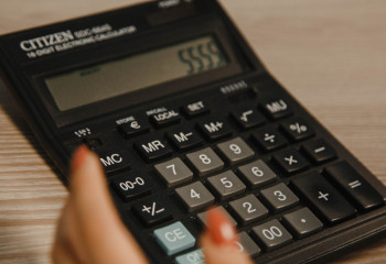 Бухгалтер сельского акимата вместе с зарплатой перечислила себе 4,7 млн тенге