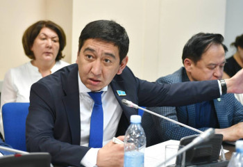 «10 сауал жолдадым». Ринат Зайытов министрліктің жауабына көңілі толмайтынын жеткізді