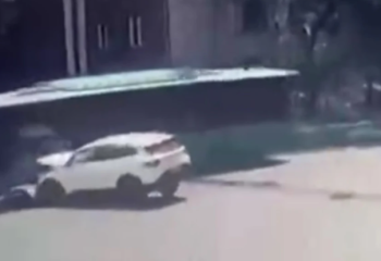 Алматыда автобусқа соғылған көліктің жүргізушісі танымал продюсер болып шықты