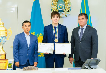 Шахматный гений Казыбек Ногербек награжден квартирой в Астане