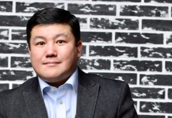 Шоумен Турсынбек Кабатов арестован за хулиганство на борту самолета