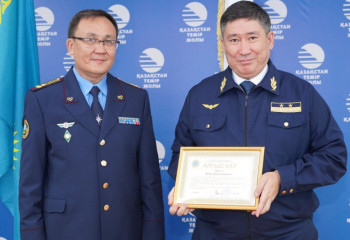 Железнодорожников наградили за вклад в борьбу с паводками