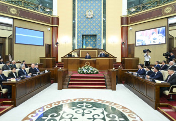 Ерлан Кошанов отметил важность верховенства закона на совместном заседании Парламента