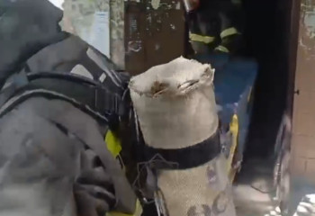 12 жителей эвакуировали при пожаре в Усть-Каменогорске