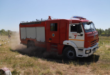 Кто быстрее на пожар: лучшего водителя спецмашины определили в Усть-Каменогорске