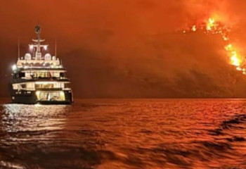 Грекия аралындағы өрт: Қазақстандық 8 жолаушыға айып тағылды