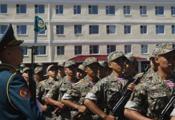 Астанада жас жауынгерлер әскери ант қабылдады