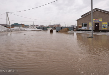 В Актобе начаты работы по демонтажу домов, признанных аварийными из-за паводка