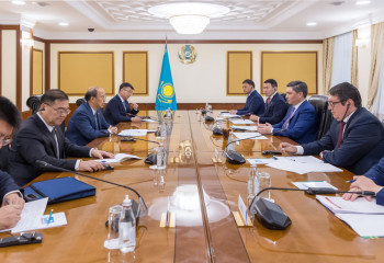 Olzhas Bektenov discussed joint projects in energy sector with Chairman of China National Petroleum Corporation Dai Houliang