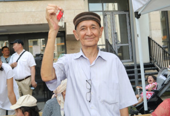 Ключи от квартир вручили очередникам из Алматы