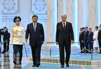 Президент Ақордада ҚХР төрағасы Си Цзиньпинді қарсы алды