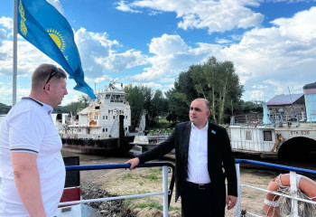 В Павлодаре обсудили проблемы речных перевозок с депутатом Магеррамом Магеррамовым