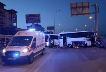 Түркияда туристер мінген автобус апатқа ұшырады: қайтыс болғандар бар