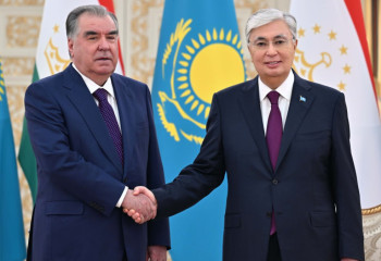 Қасым-Жомарт Тоқаев Тәжікстан Президенті Эмомали Рахмонмен кездесті