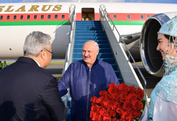 Александр Лукашенко ШЫҰ саммитіне қатысу үшін Астанаға келді