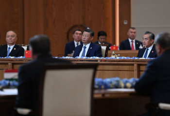 Xi Jinping: We should join hands to resist external interference