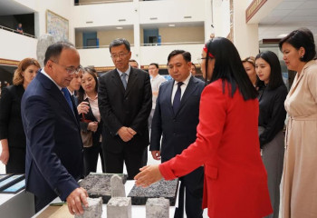 Вуз Астаны посетил министр образования Китая