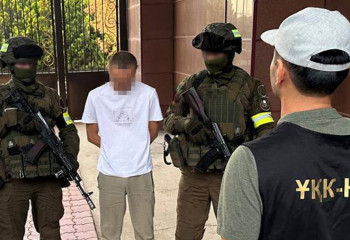 Құрманың ішіне 10 келі есірткі жасырған екі қазақстандық ұсталды