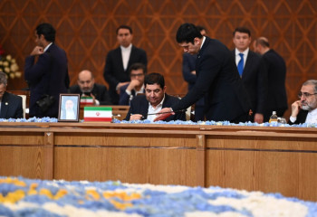 И. о. главы Ирана привез на саммит в Астану фотографию погибшего Ибрахима Раиси