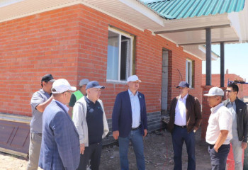 Мажилисмены ознакомились со строительством домов для пострадавших от паводков