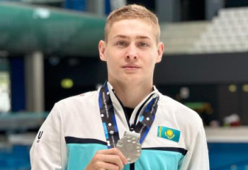 Виктор Друзин әртістік жүзуден Әлем Кубогында күміс жүлде иеленді