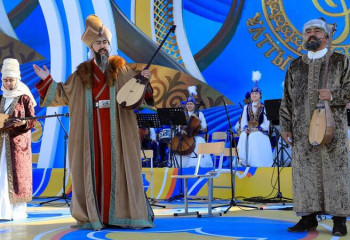 Полторы тысячи музыкантов исполнили одновременно кюй в Актобе